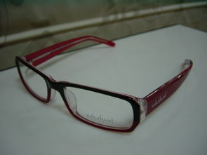 南京東路寫字樓內(nèi)的眼鏡新選擇 專業(yè)醫(yī)學(xué)驗光與近乎成本價的品質(zhì)之選